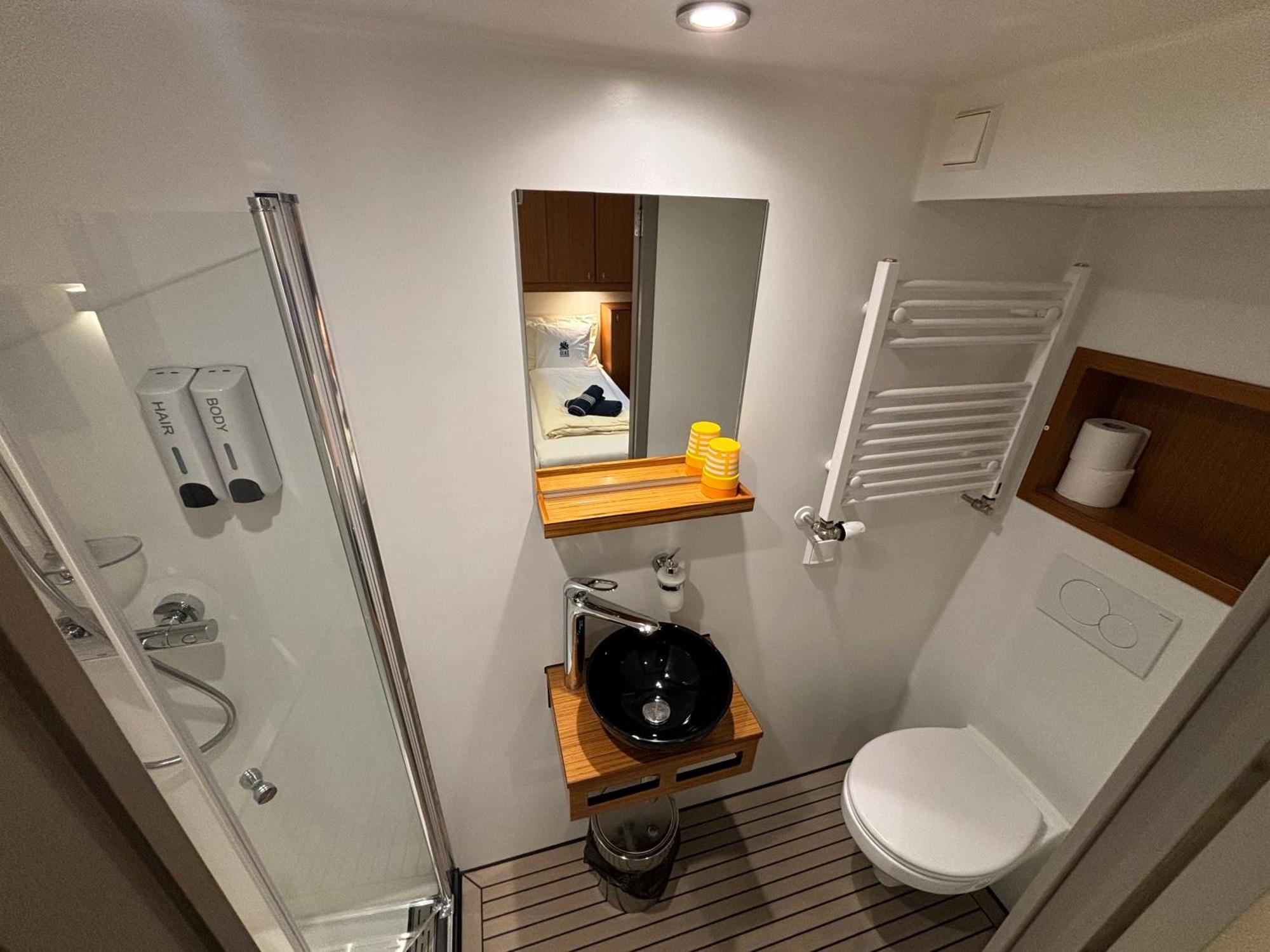 Hotelboat Iris Groningue Extérieur photo