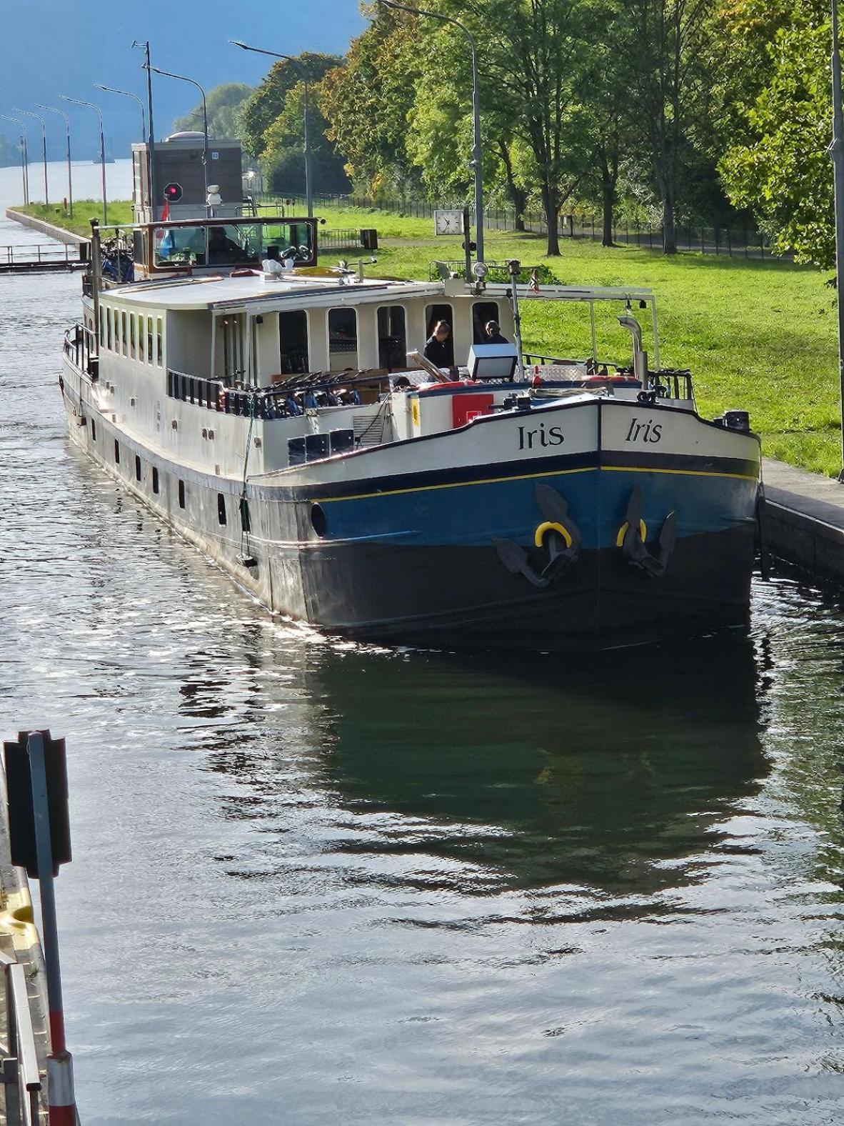 Hotelboat Iris Groningue Extérieur photo